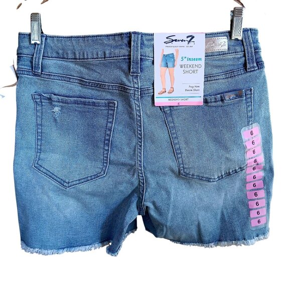 Seven7 Womens 5" Inseam Weekend Denim Shorts Size 6 Fray Hem Light Wash $59 NWT - Picture 1 of 5